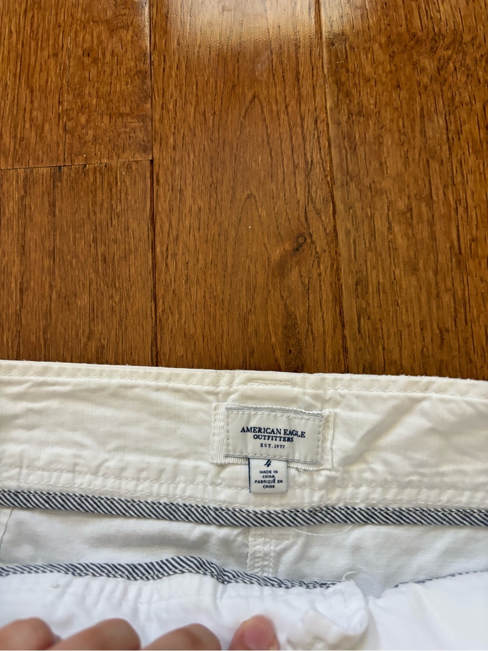 American Eagle bella swan cargo low rise white mini skirt 4 - Picture 2 of 3
